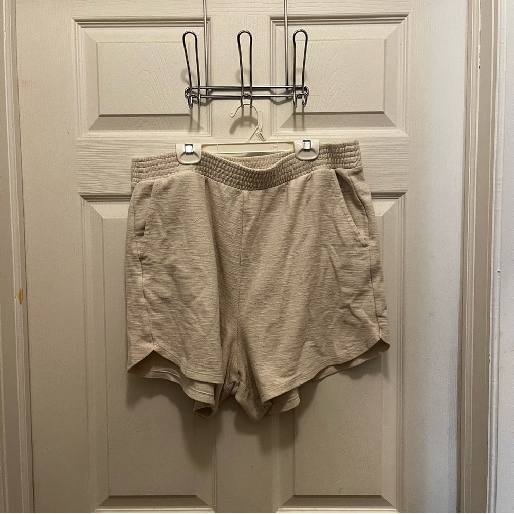 old navy cream shorts